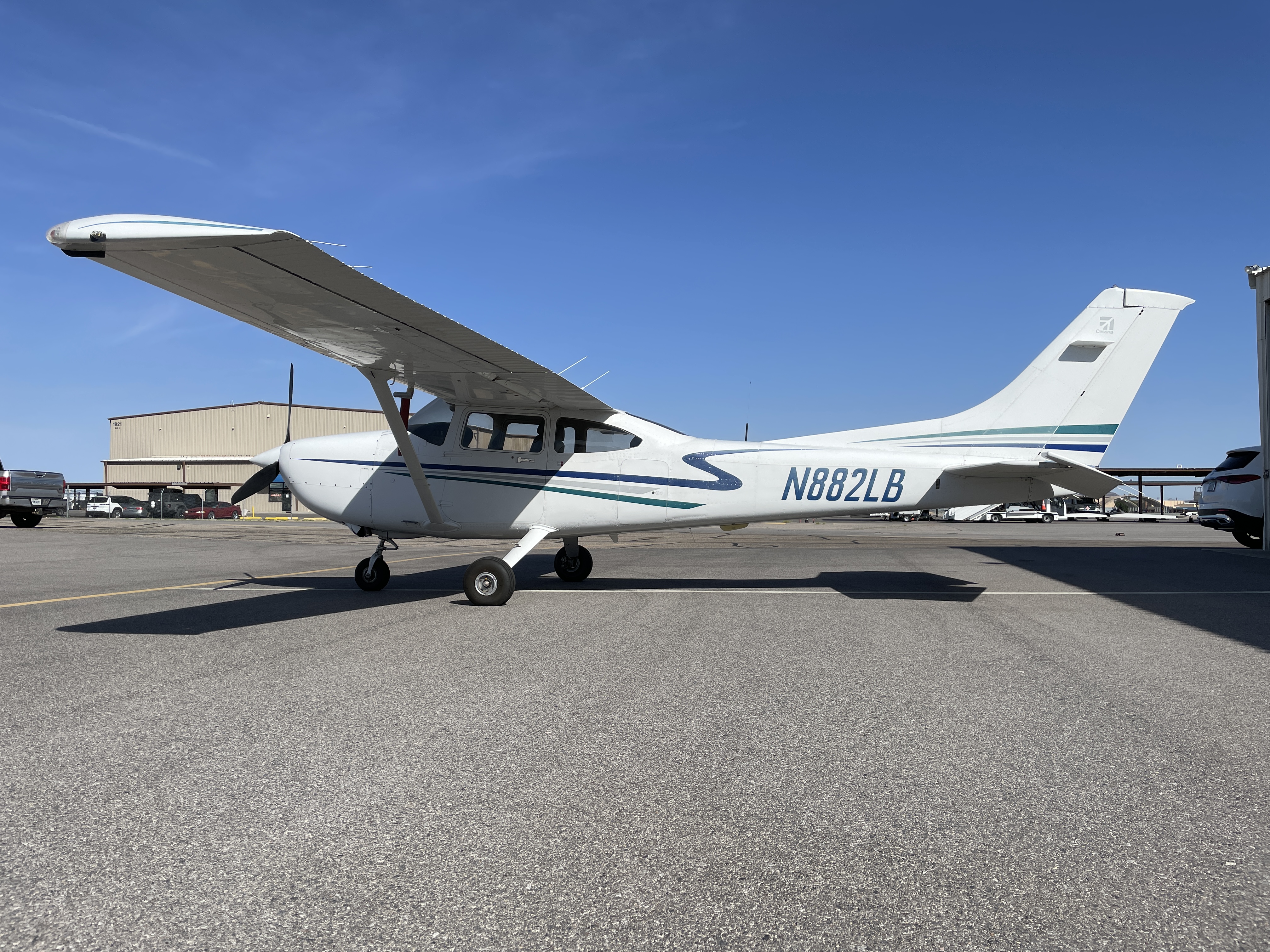 Cessna 182 N882LB